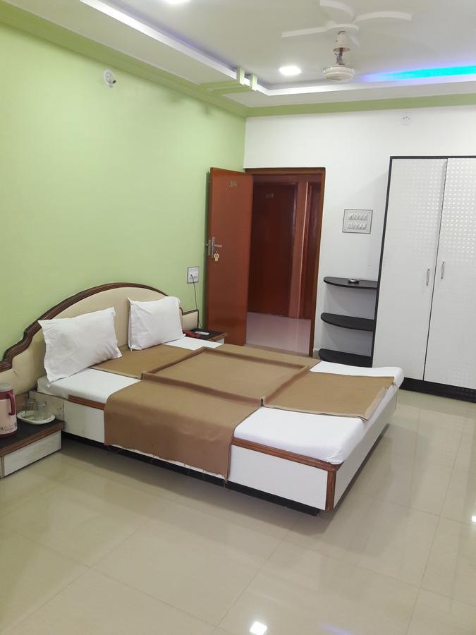 Hotel Sahara Palace Bhuj Eksteriør bilde