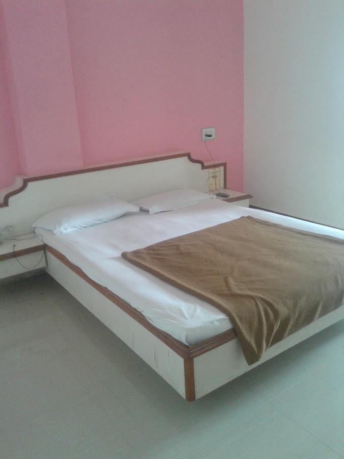 Hotel Sahara Palace Bhuj Eksteriør bilde