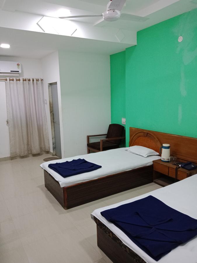 Hotel Sahara Palace Bhuj Eksteriør bilde